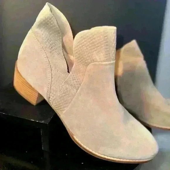 Suede booties - NWT‎ - Never Worn - Picture 1 of 5